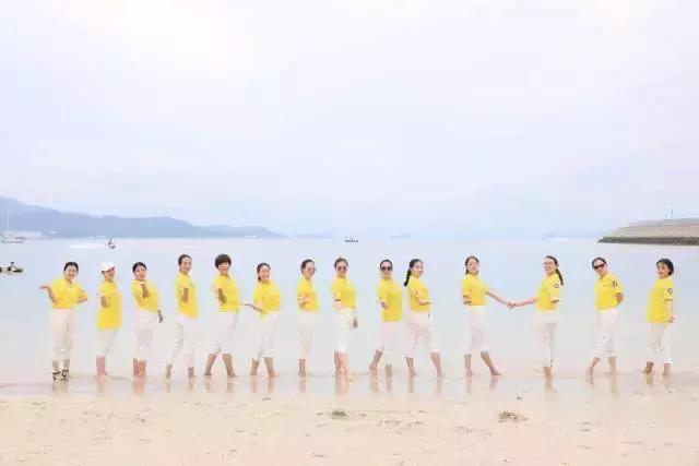 巨邦快乐集结号丨看见了，其中一艘游艇上，是我们的船长大舅哥