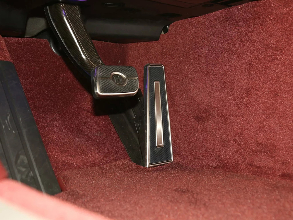 宾利飞驰2024款是立标还是平标,运动宾利飞驰