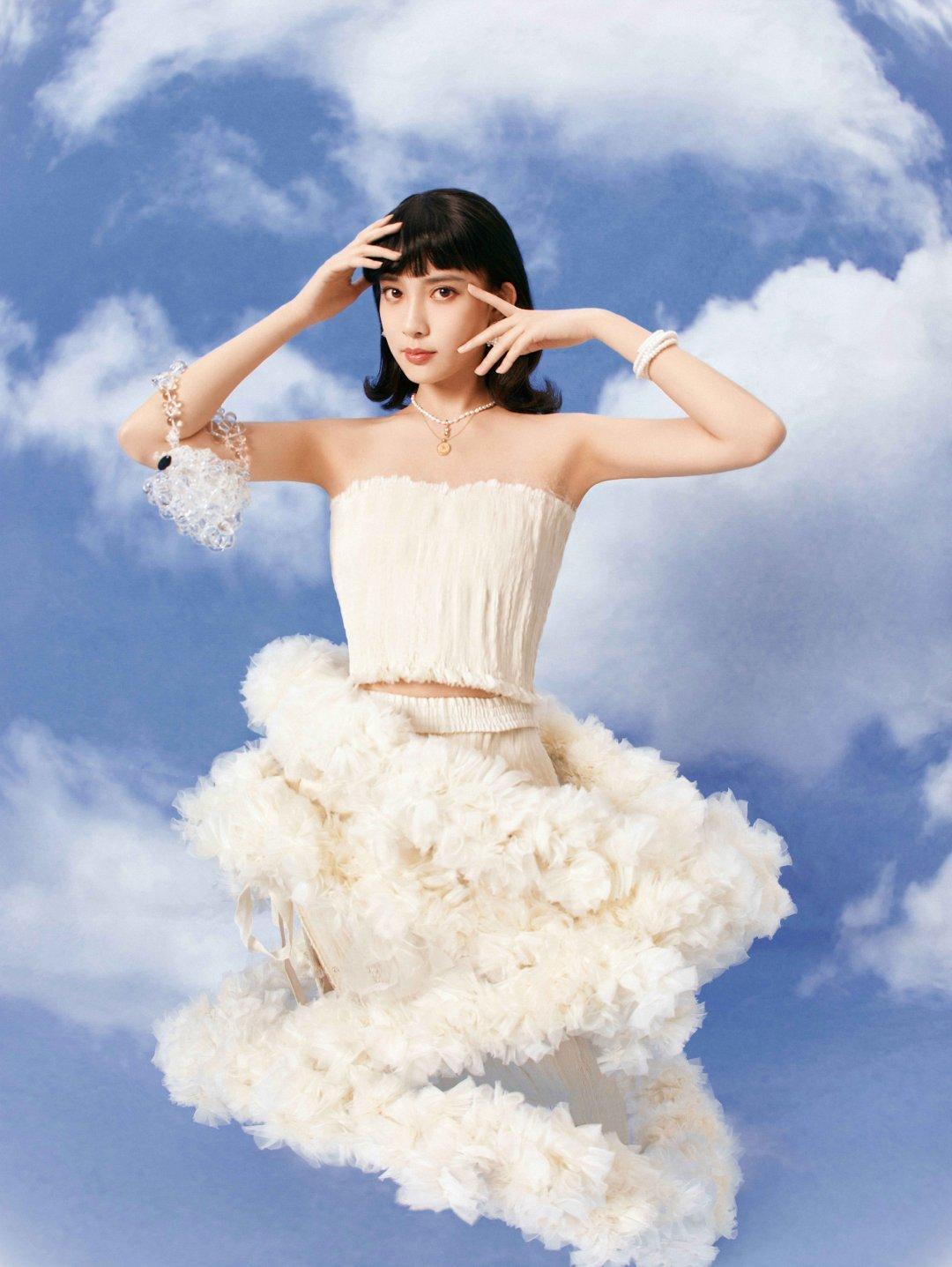 今年秋冬最火的3款卷发秒变仙女,适合30-35岁女性的卷发造型推荐