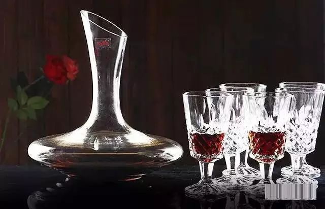 红酒的喝法和配方大全,红酒饮用全过程