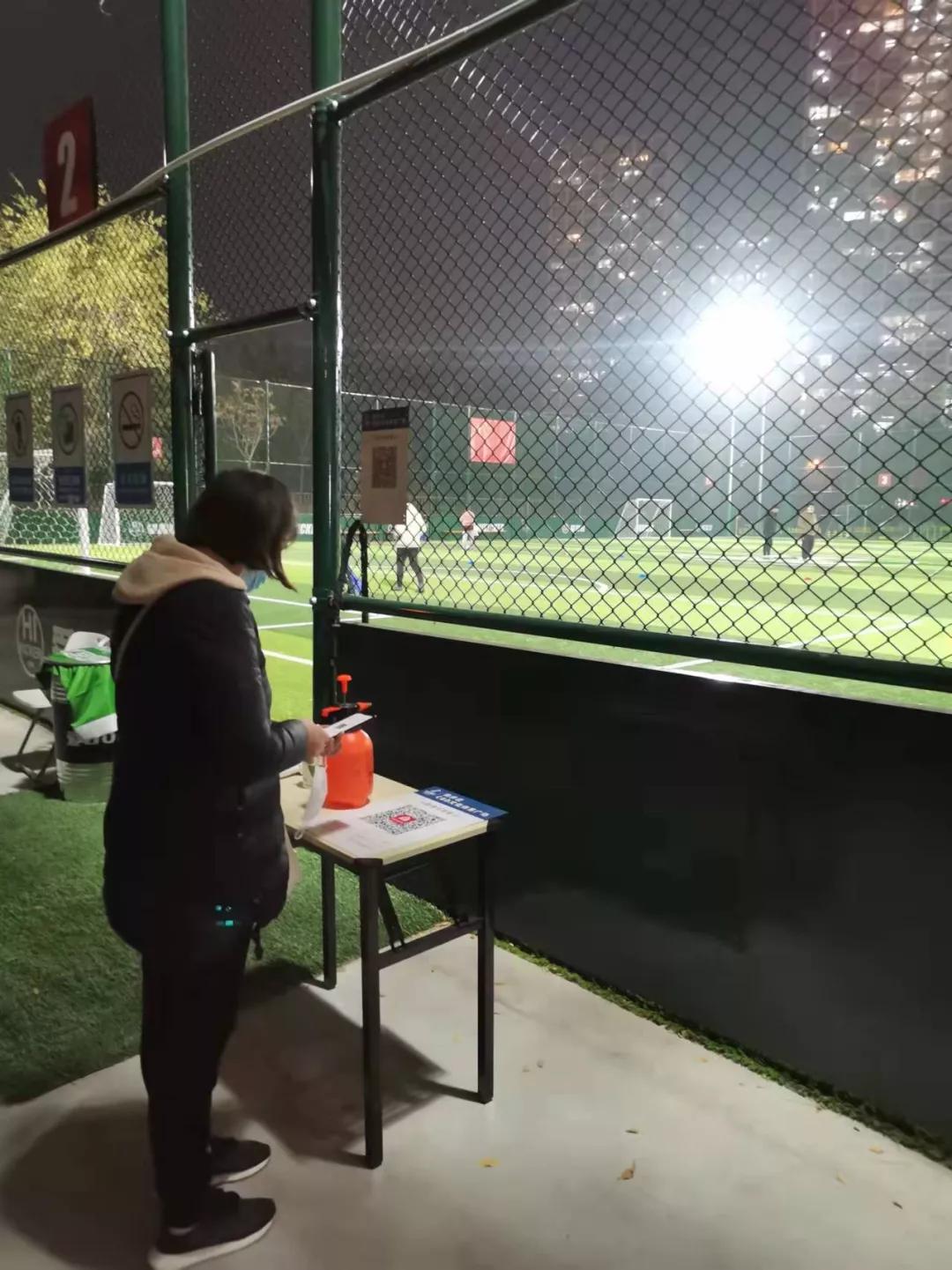 一路同行携手一生,一路同行我们携手并肩一起走