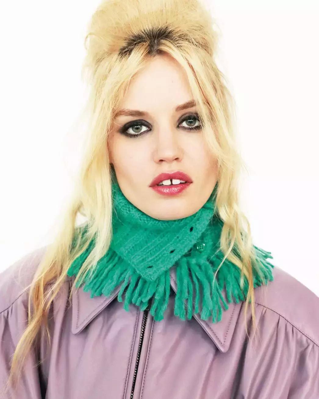 想要冬天穿出高级感,冬天围巾这样系简单又时尚好喜欢