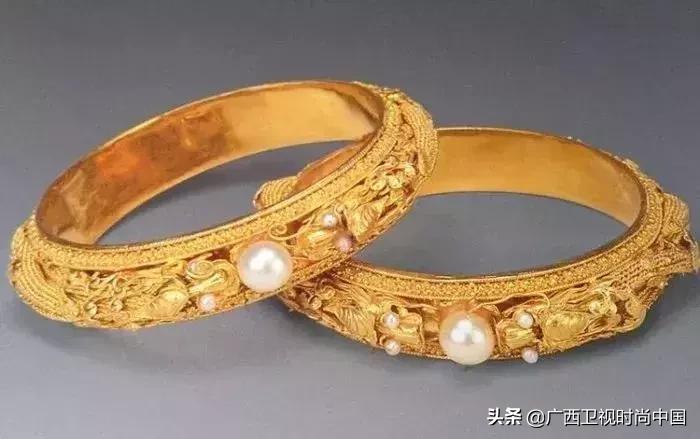 手镯是用石头搞出来的吗,手镯创造灵感
