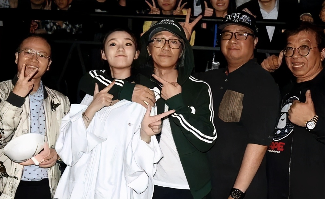 周星驰被曝欲重金与林允续约,周星驰谈林允现状