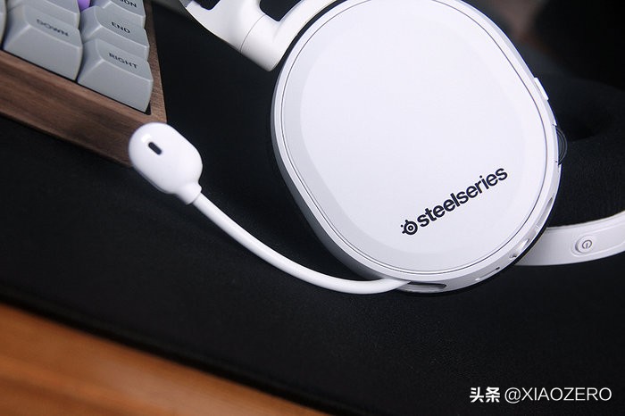 没有什么桌面几点零,折腾不止的电脑桌面好物分享