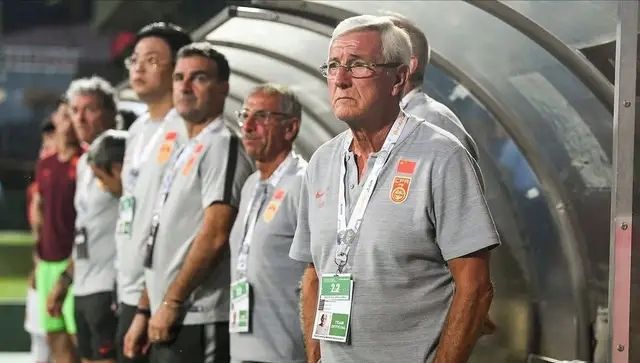 女排赢球郎平狂夸对手,女排精神点评