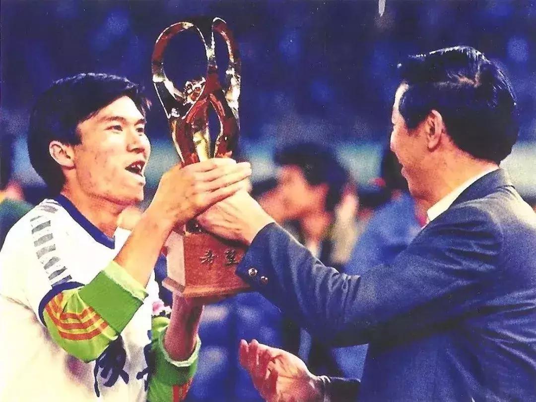 从“*药火**局”到“黄金甲”——铁打的越秀山，不变的广州情