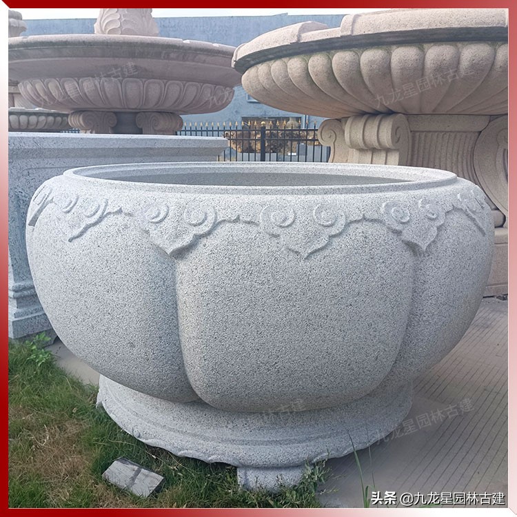 院子石头圆缸,庭院摆件青石花盆鱼缸