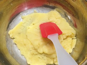 泡芙出炉怎样保持酥脆,泡芙出炉后塌陷