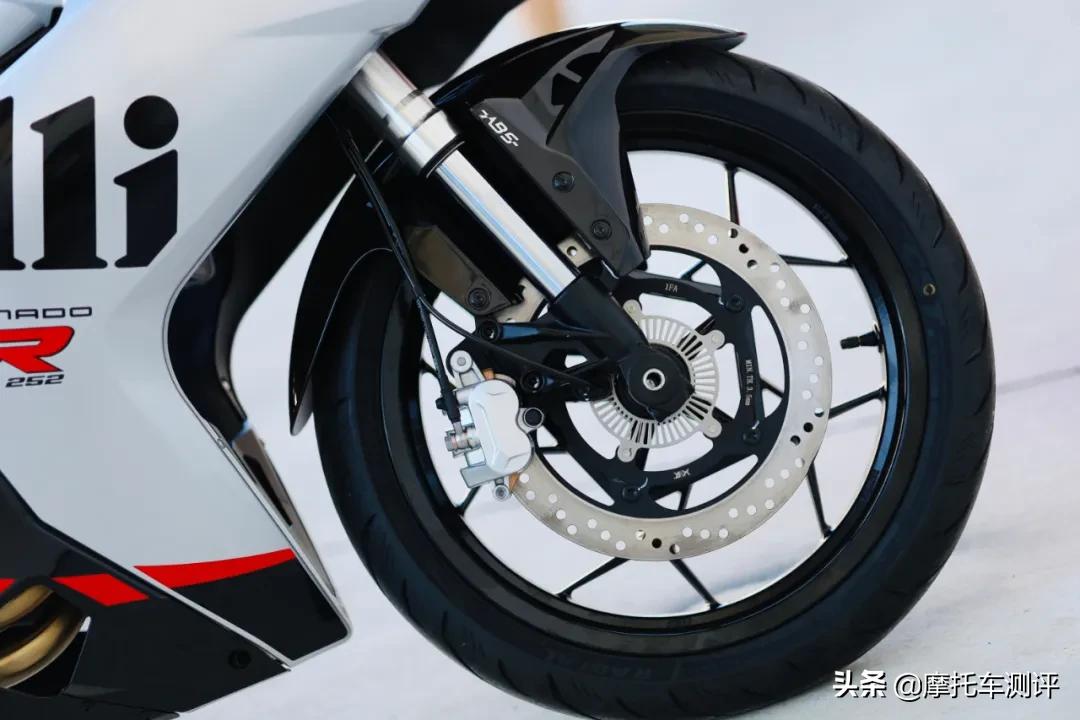 贝纳利龙卷风tornado252r极速,贝纳利龙卷风tornado252r评价