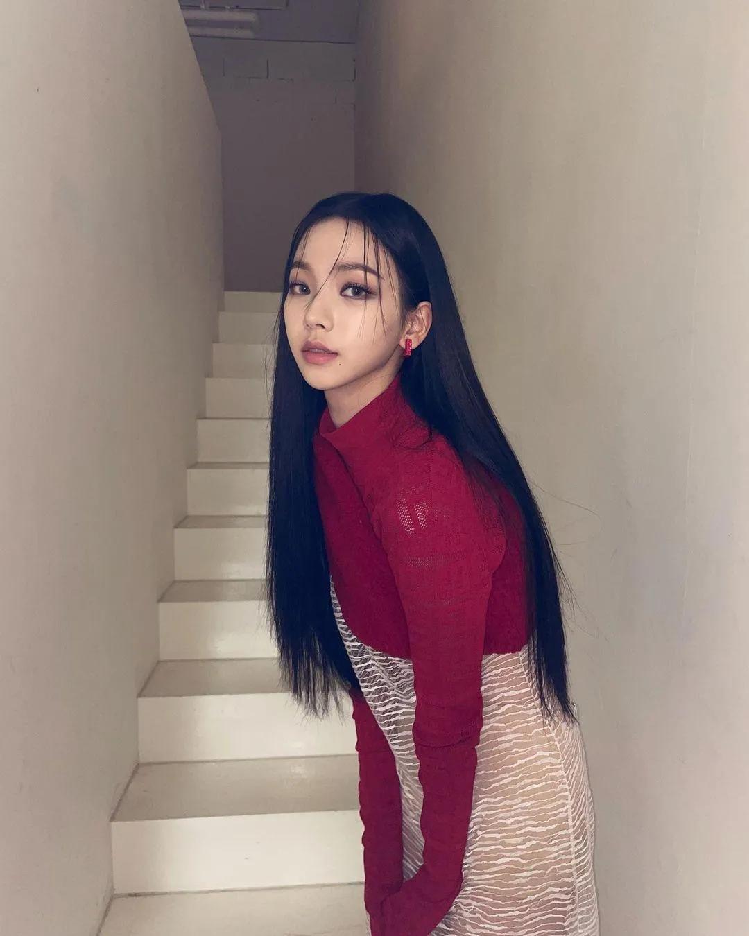 气质针织秋冬穿搭一整套,明星同款针织衫日常穿搭