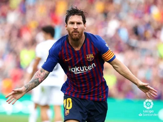 梅西穷追猛赶才反超，他们是西甲半程最佳前锋！