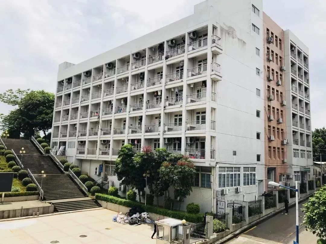 高职高考必看广州华商职业学院,高职高考复习资料广东推荐