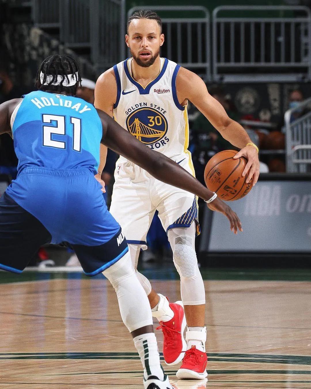 詹姆斯上脚安踏,nba球星上脚的安踏