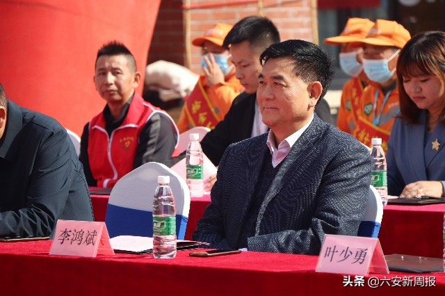 关爱城市黄玫瑰做文明有礼六安人！“最美环卫工人”点亮2021“环卫工人节”