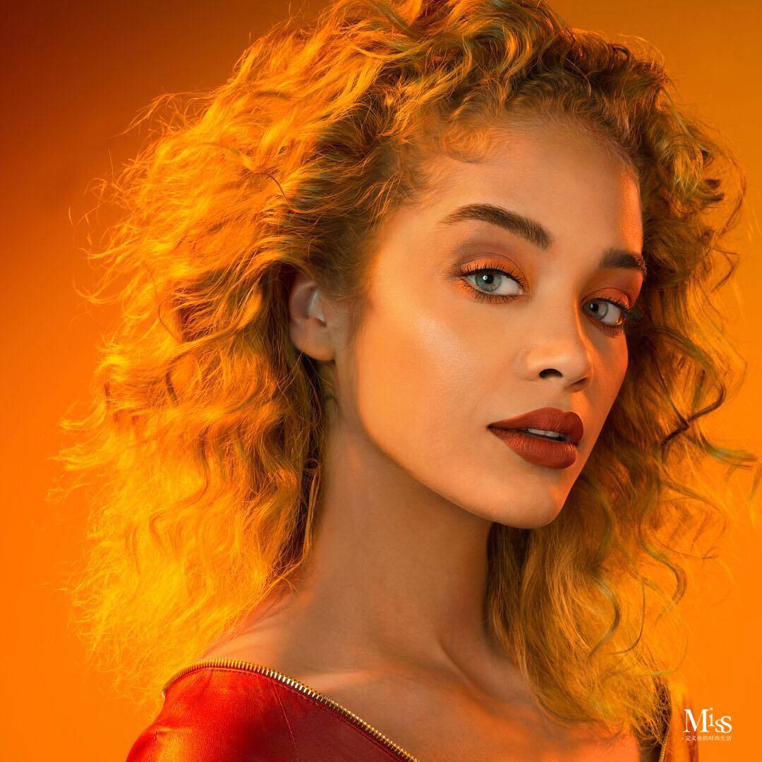 素颜也能涂的爆款口红,素颜都能用的口红