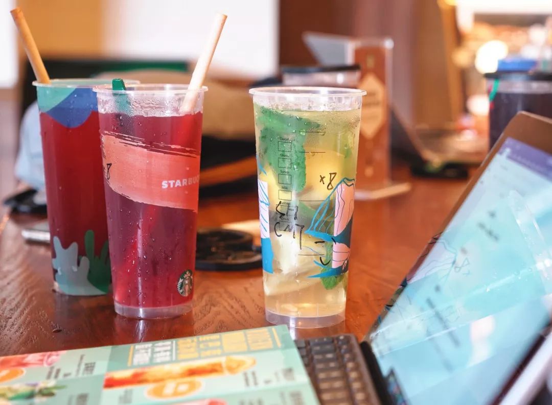 星巴克回归饮品被吐槽,星巴克推出八种饮品吐槽