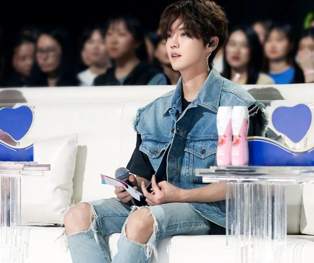 鹿晗温柔而强大,鹿晗温柔坚定的小鹿