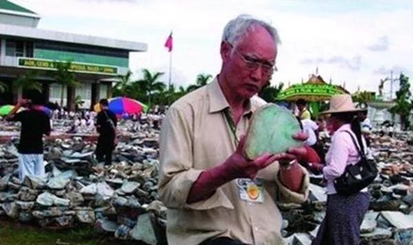 翡翠原石马崇仁 (翡翠大王马崇仁讲解翡翠赌石知识)