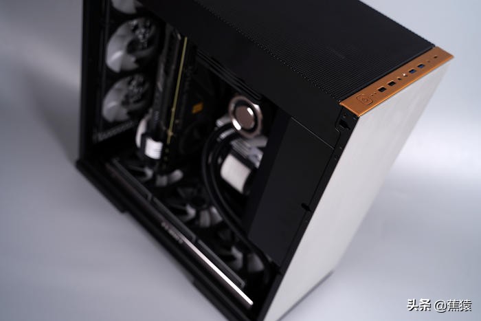 几何未来机箱m2,几何未来机箱4090