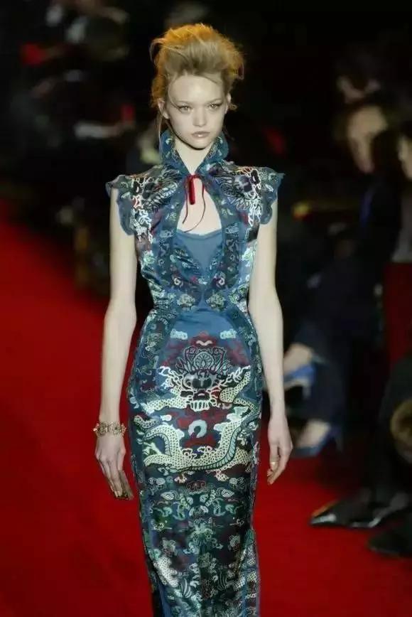 令人惊艳的旗袍服装,旗袍是中国女性的传统服装