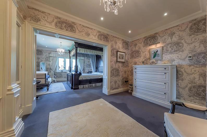 英国威尔士城堡,威尔士中世纪城堡出售