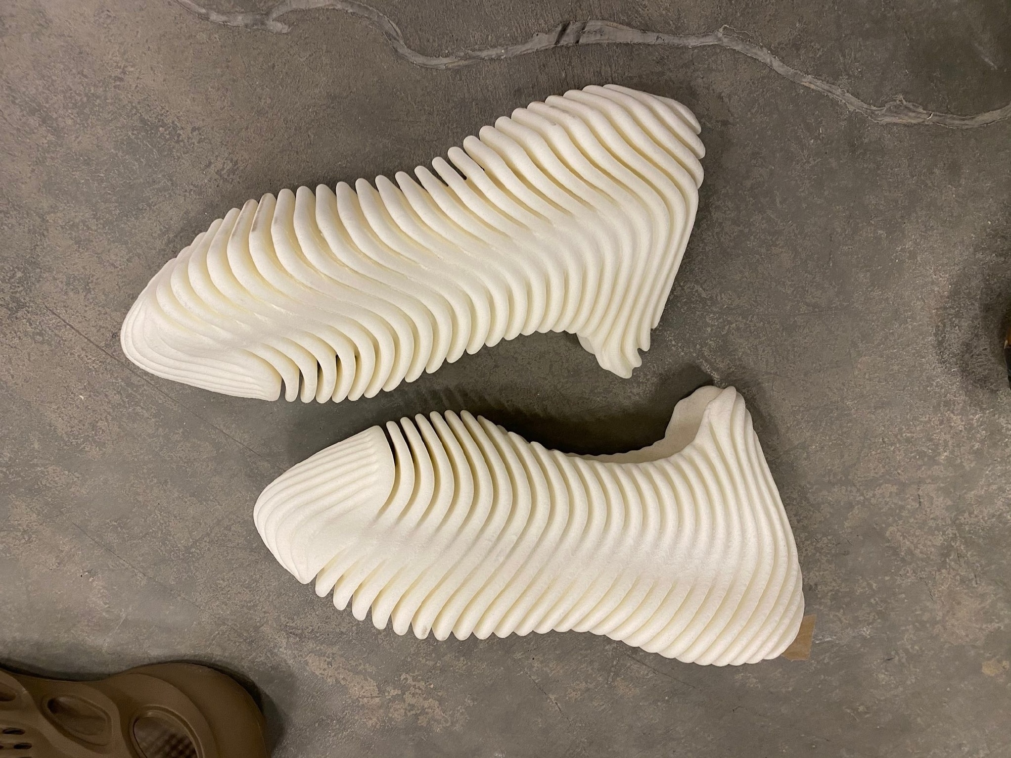 耐克ajvs阿迪达斯椰子,耐克与乔丹联名鞋aj