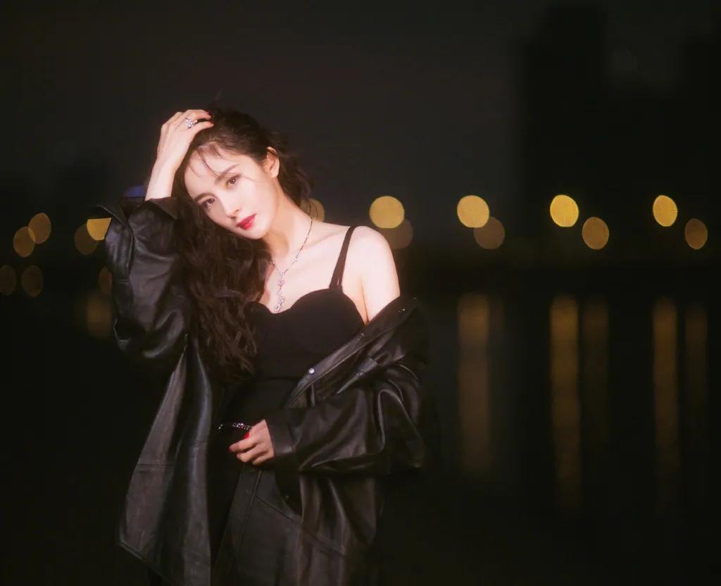 杨幂赵丽颖三个节点拉开差距,杨幂赵丽颖稳居一线