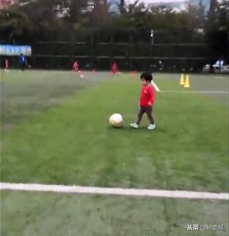 其实足球是一种很好的教育,唯有足球不可辜负体育精神