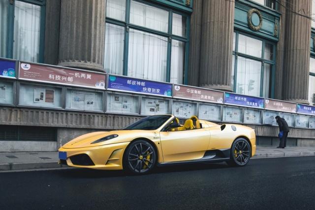 上海1600万法拉利,法拉利出厂铭牌在哪里