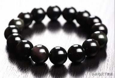 降真香手串男士佩戴功效,本命年男士佩戴什么手串