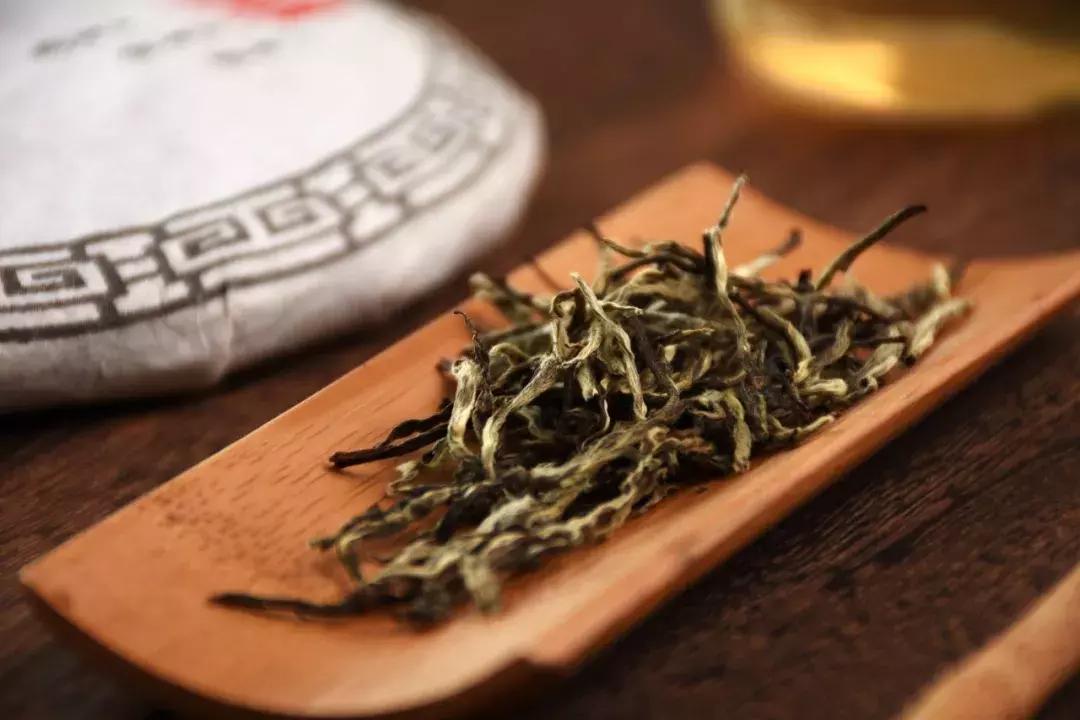 买茶看茶型,卖茶的嫌茶贵