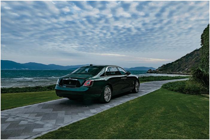 试驾劳斯莱斯古思特新款,新款劳斯莱斯古思特沉浸式体验