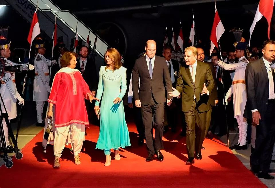 威廉凯特继续履行王室职责,威廉凯特王室有权限吗