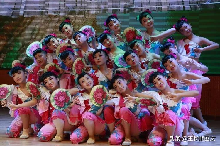 桂园学校热烈庆祝第三十六个教师节暨十年校庆表彰大会