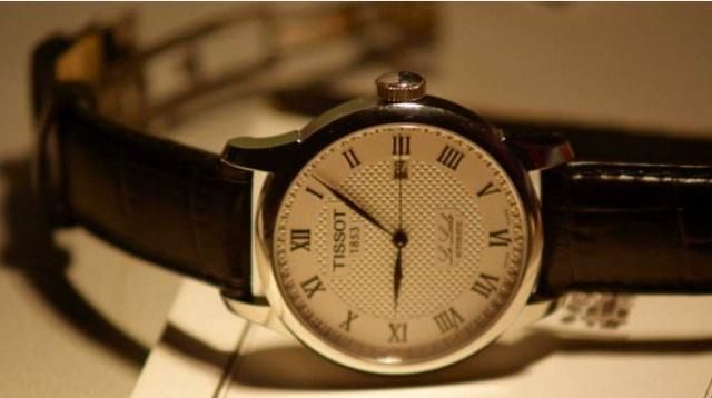 瑞士天梭力洛克档次,瑞士爵尼表和天梭表什么档次