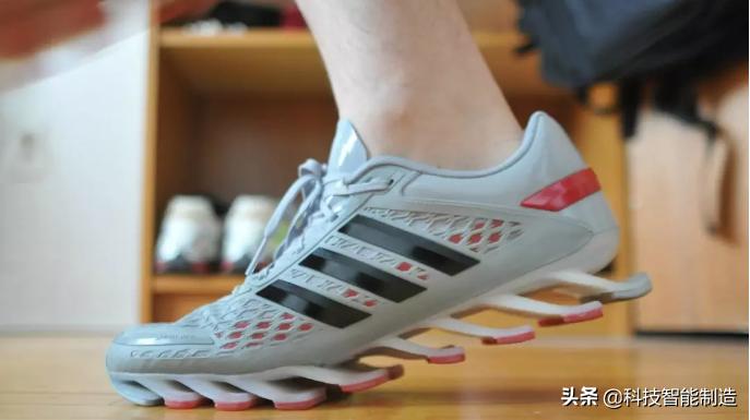 adidas曾经的刀锋鞋,adidas刀锋2017
