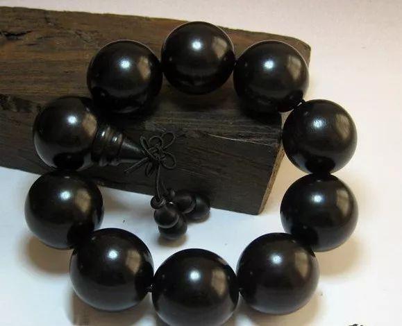 木质手串最好的是什么材料,戴木质手串好处