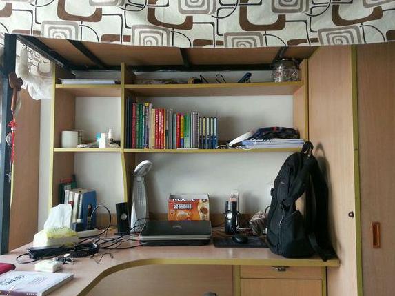 一般大学生会选择上铺还是下铺,新生入学选新学校怎么样