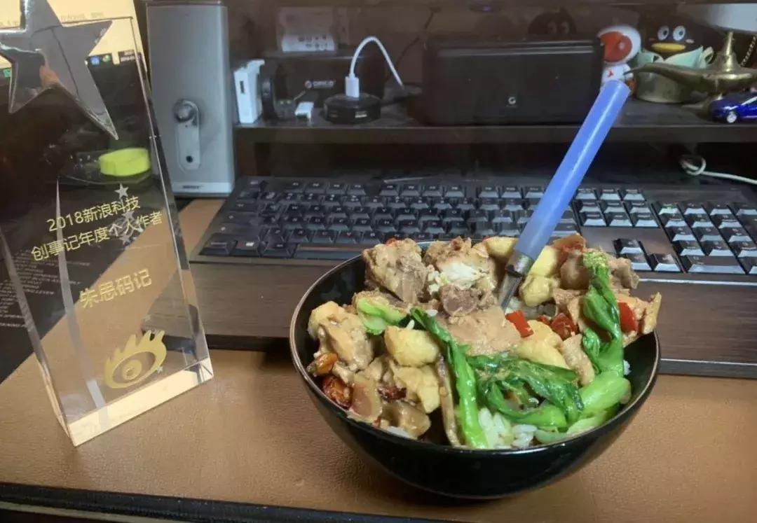 蔡崇信陆奇刘炽平,蔡崇信与刘捷