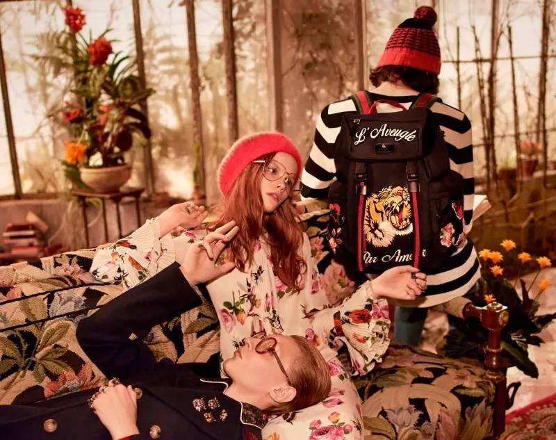 logo有点像香奈儿的牌子是哪些,香奈儿经典logo包