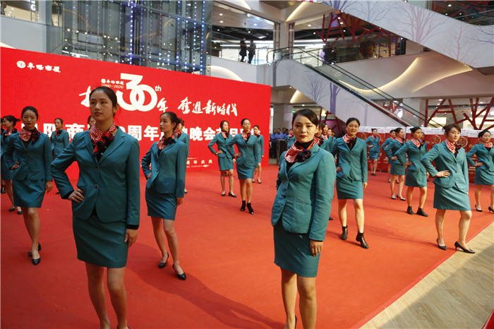 阜阳商厦29周年店庆活动完美收官,阜阳商厦30周年店庆