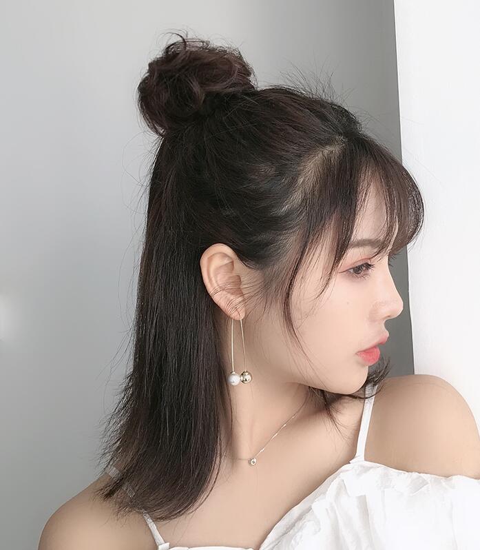 丸子头怎么绑简单又好看中长发,怎么绑出慵懒丸子头简单易学