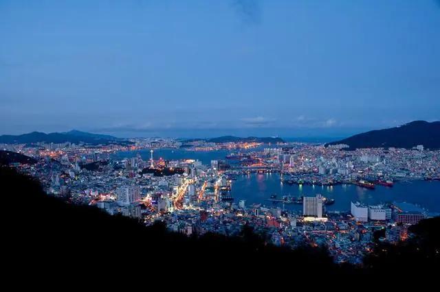 世界十大港口中国占哪七大港口,全球有几个世界第一大港口