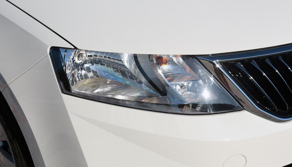 这合资底盘扎实,德系品质、桑塔纳*亲近**,油耗4毛,已跌至5.64万