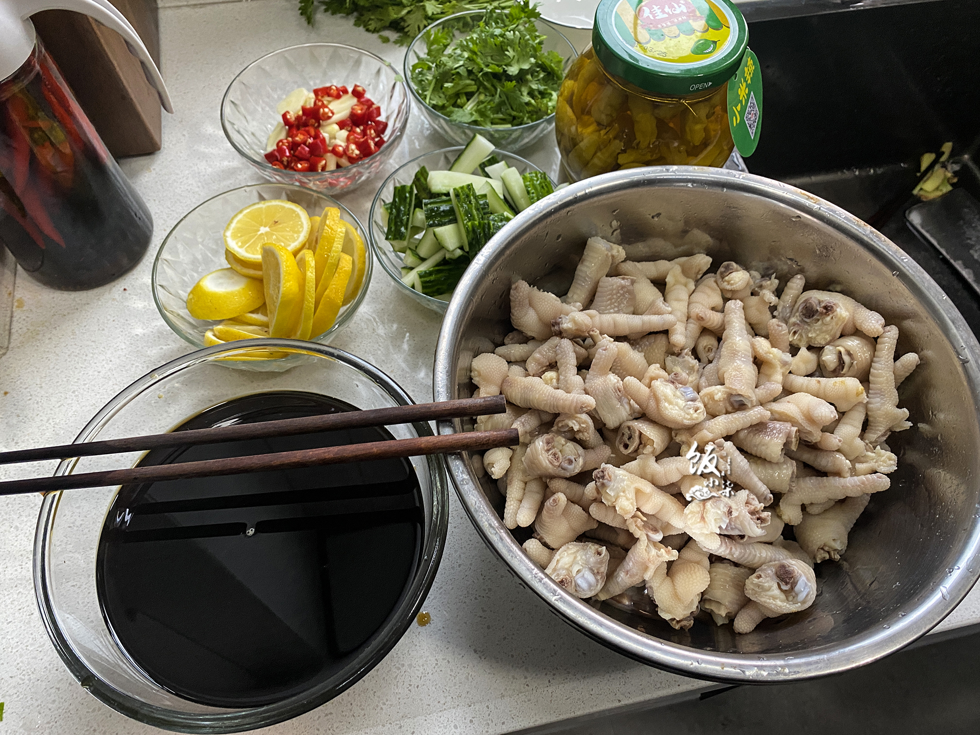 泡椒柠檬鸡爪无骨鸡爪的正宗做法,做泡椒鸡爪为什么汤凝固了