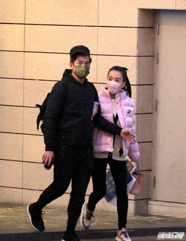 郭富城带方媛逛家具店,郭富城陪方媛逛街很是甜蜜