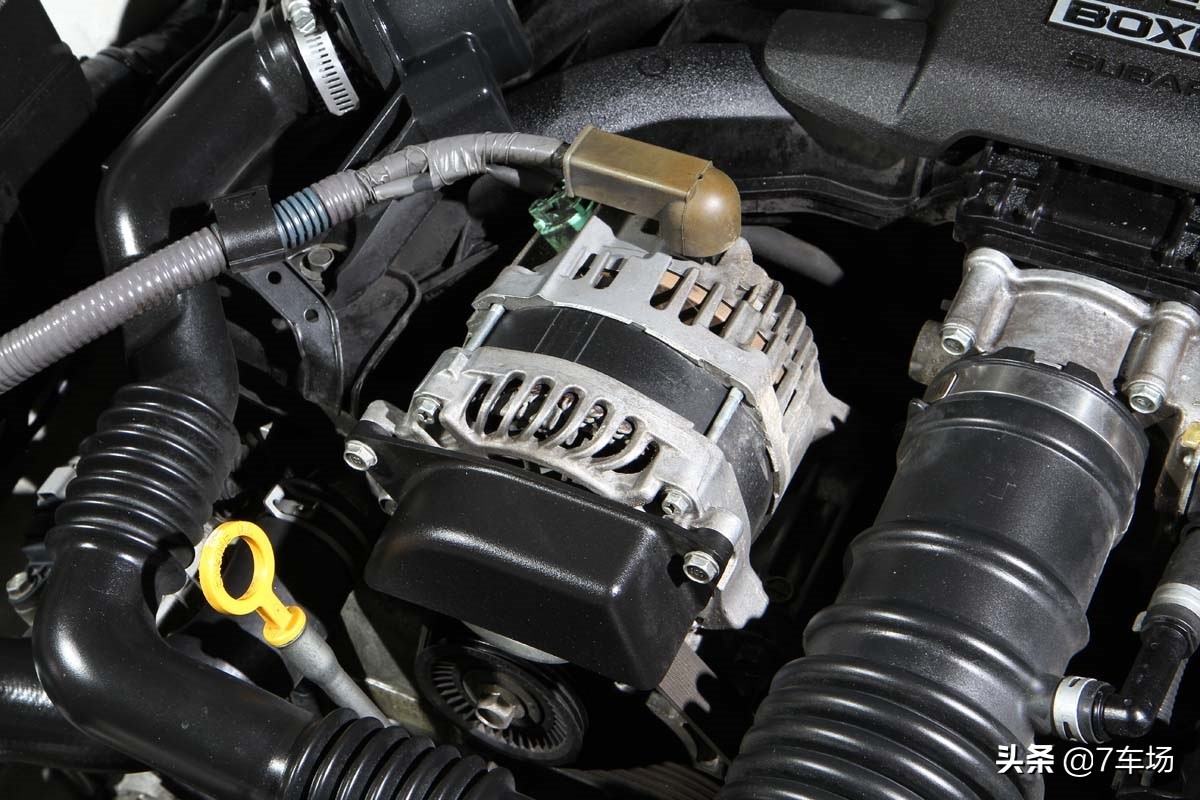 车灯如何选择灯泡,车灯改为led灯好还是卤素灯泡好