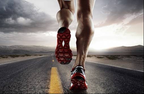 新手跑者推荐鞋,跑者如何选择合适的跑鞋