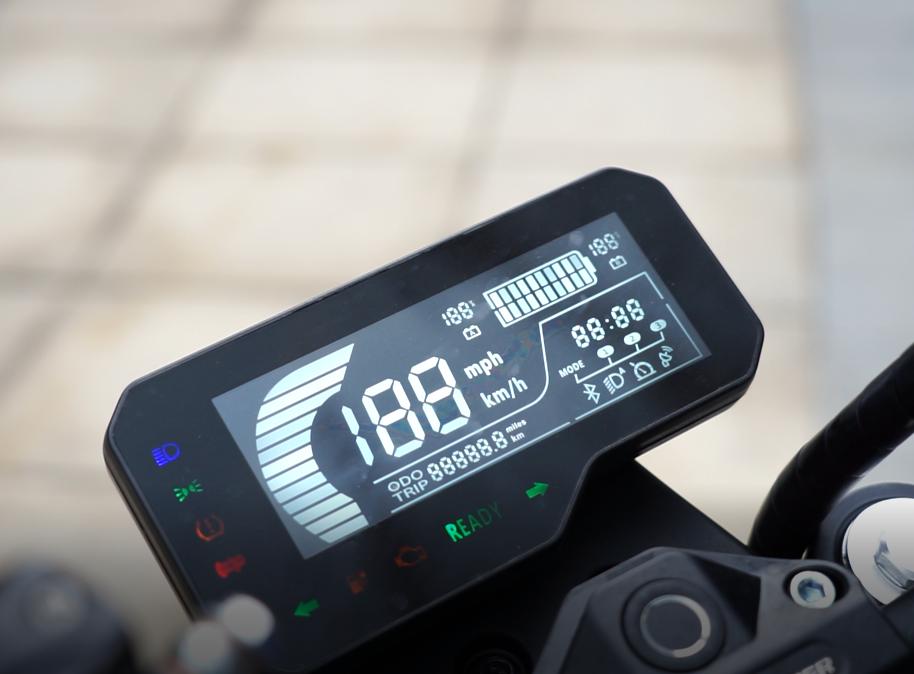 黑科技的电摩MIKUSuper：汽车级锂电双芯双动力指纹解锁